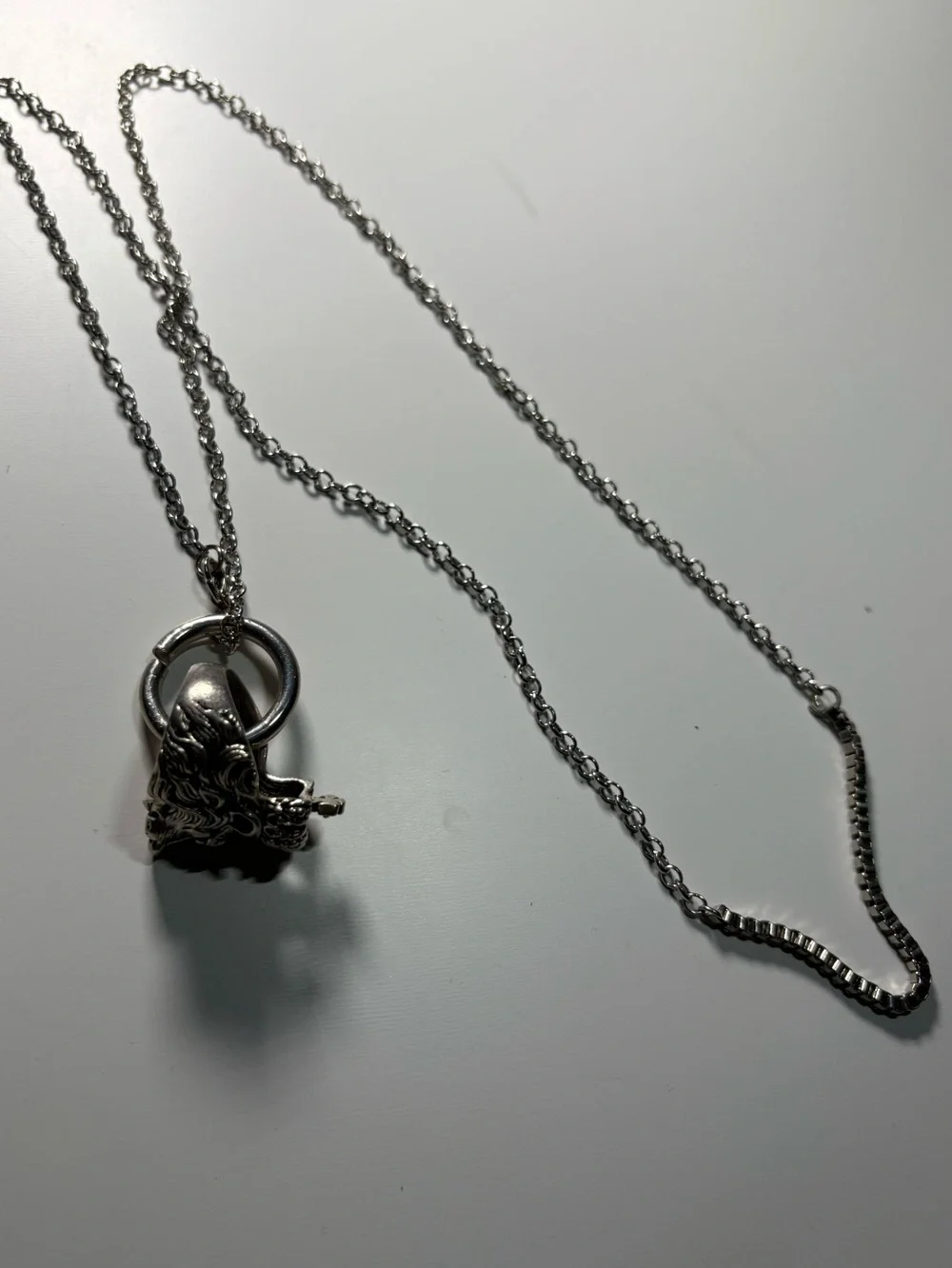 Silver Lion Crown Keychain Pendant – Men's Accessory